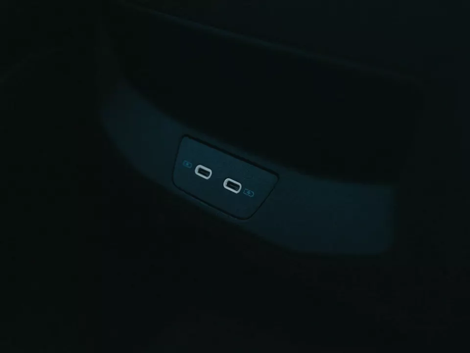 Archivo: tecnologia-usb.webp - Puertos entrada USB