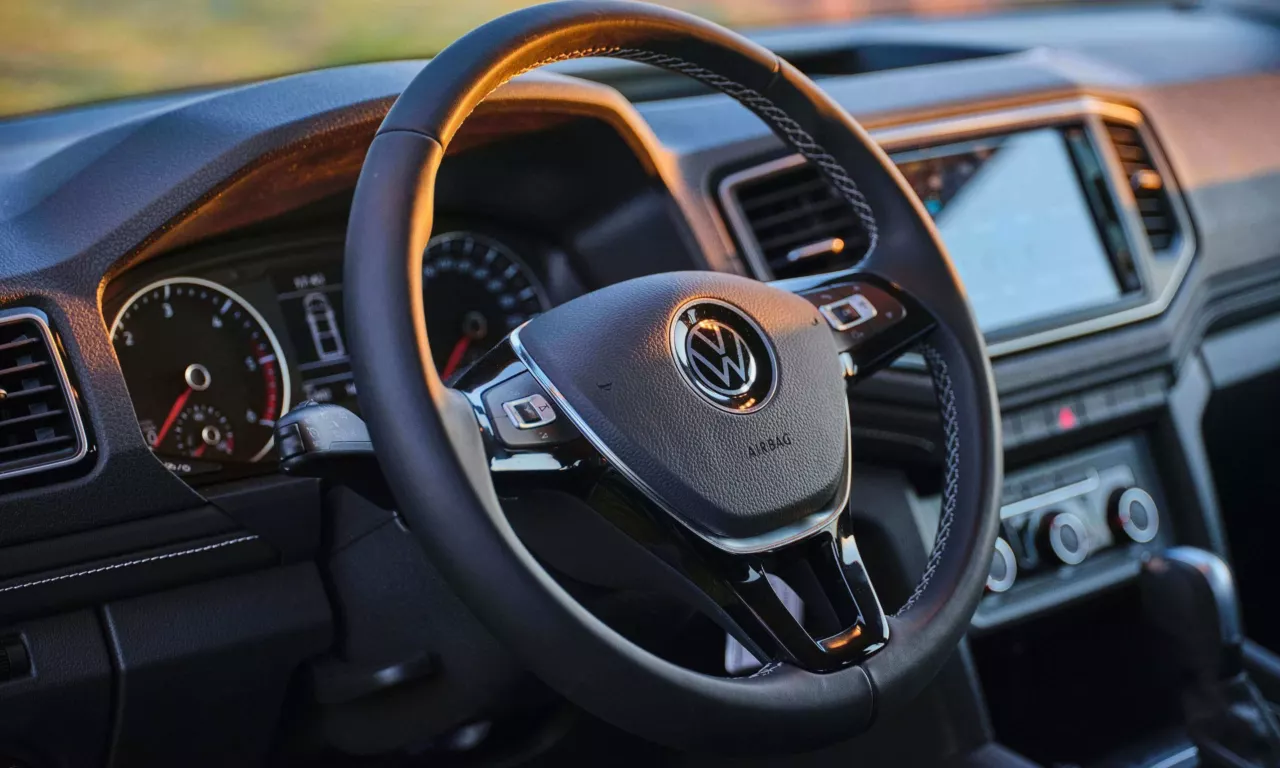 Archivo: tecnologia-volante.webp - Volante multifunción