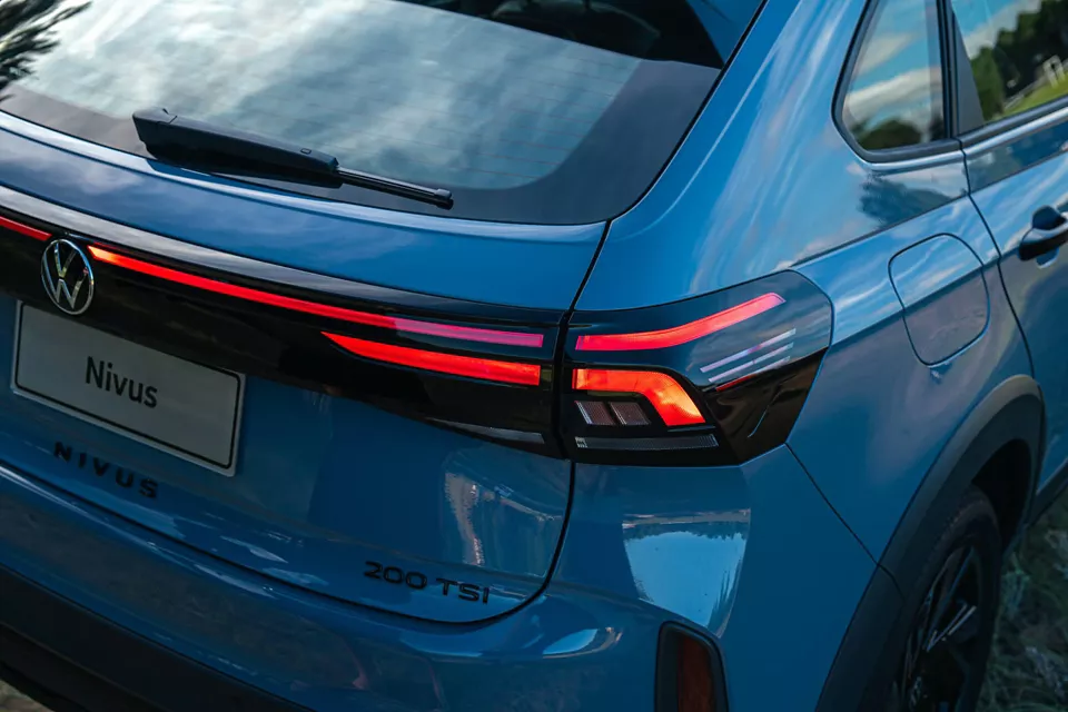 Archivo: nivus-datalle-faro.webp - Detalle faro