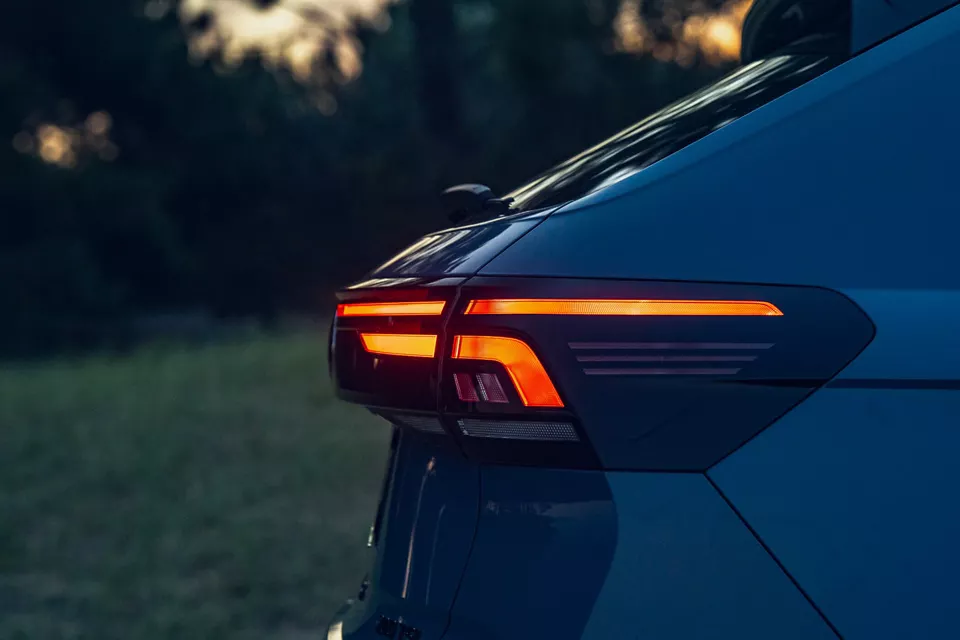 Archivo: nivus-frontal-atardecer.webp - Nivus frontal atardecer