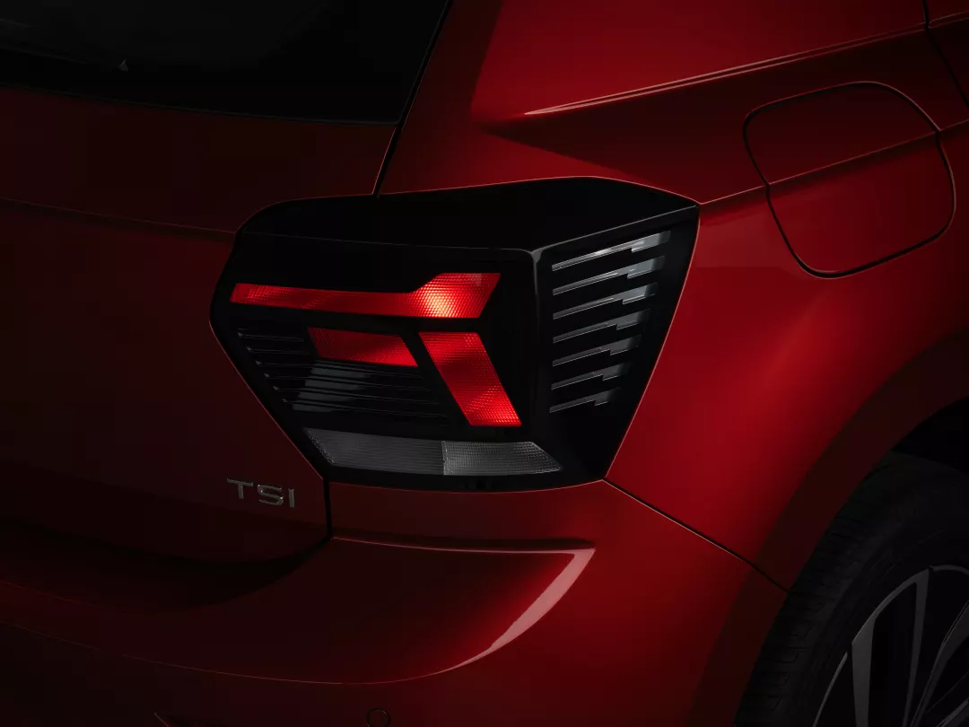 Archivo: detalle-faro-trasero.webp - Detalle trasero